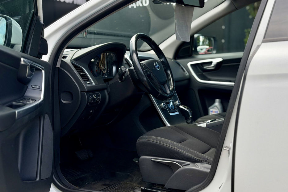 Продам Volvo XC60 2.4 MT (163 к.с.) AWD  2014 года в Киеве