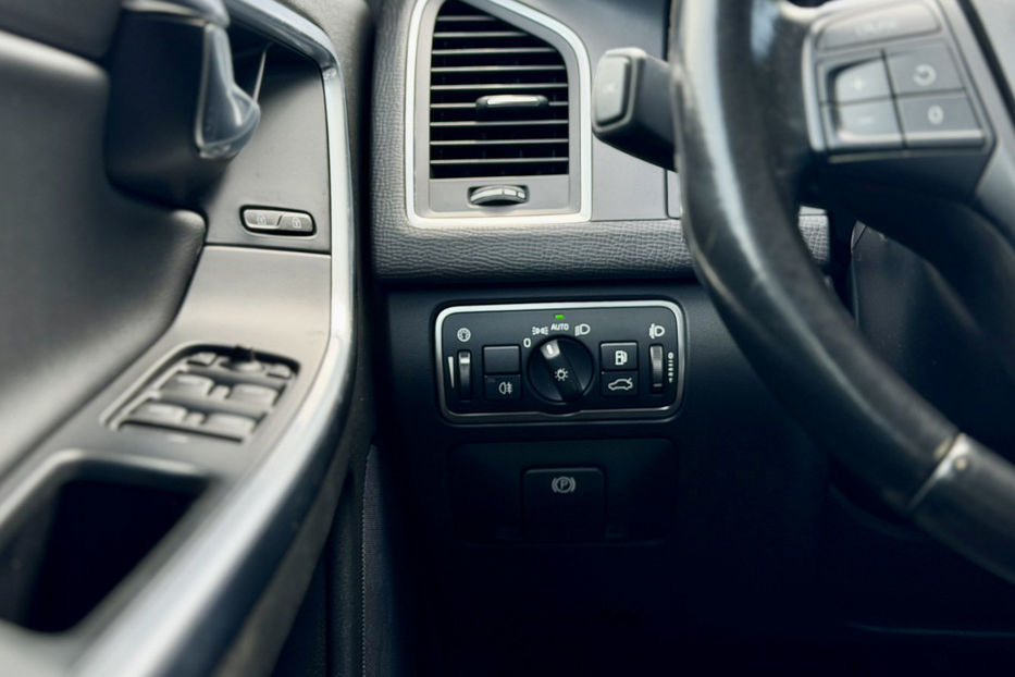 Продам Volvo XC60 2.4 MT (163 к.с.) AWD  2014 года в Киеве