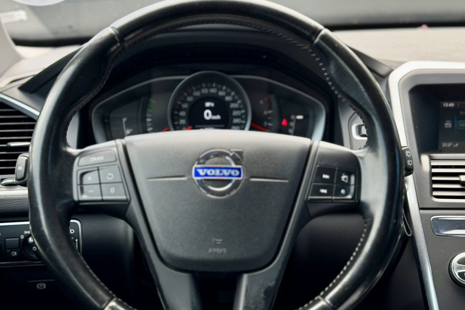Продам Volvo XC60 2.4 MT (163 к.с.) AWD  2014 года в Киеве