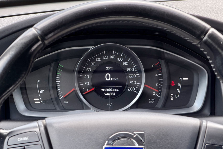 Продам Volvo XC60 2.4 MT (163 к.с.) AWD  2014 года в Киеве