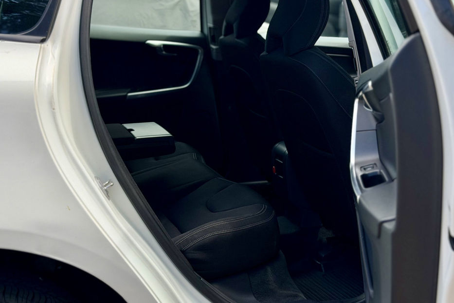Продам Volvo XC60 2.4 MT (163 к.с.) AWD  2014 года в Киеве