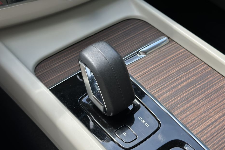Продам Volvo XC60 2022 года в Луцке