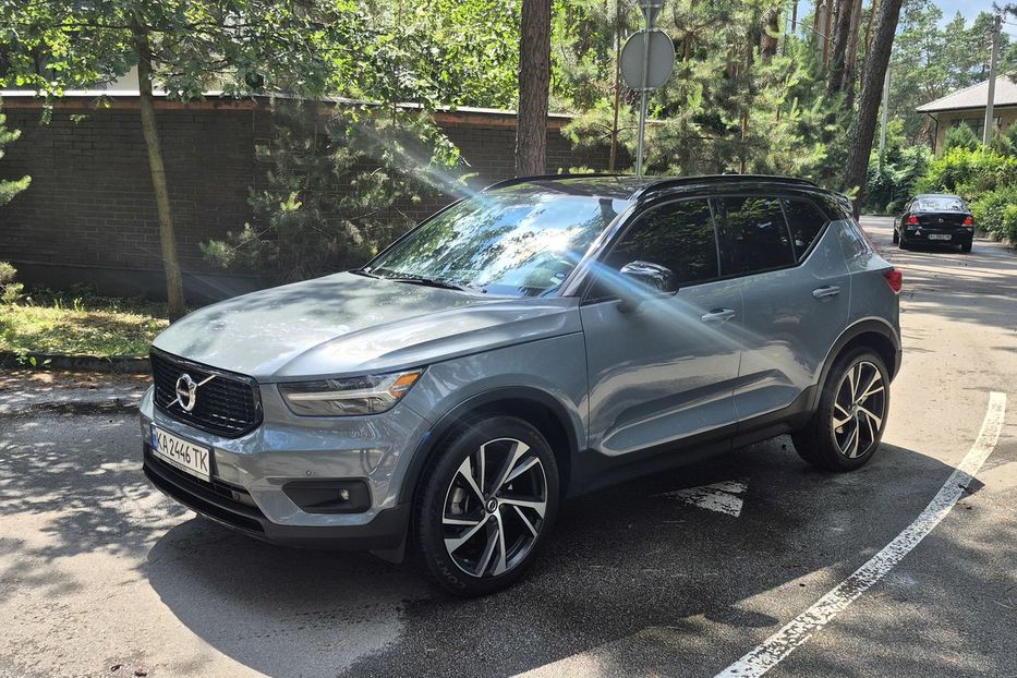 Продам Volvo XC60 XC40 T5 R-DESIGN 2020 года в Киеве