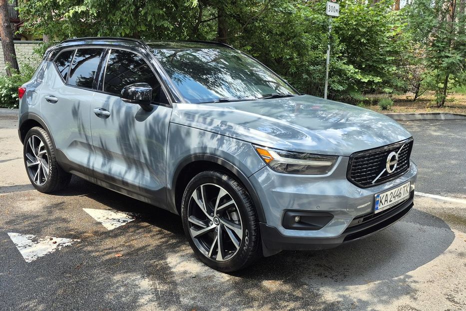 Продам Volvo XC60 XC40 T5 R-DESIGN 2020 года в Киеве