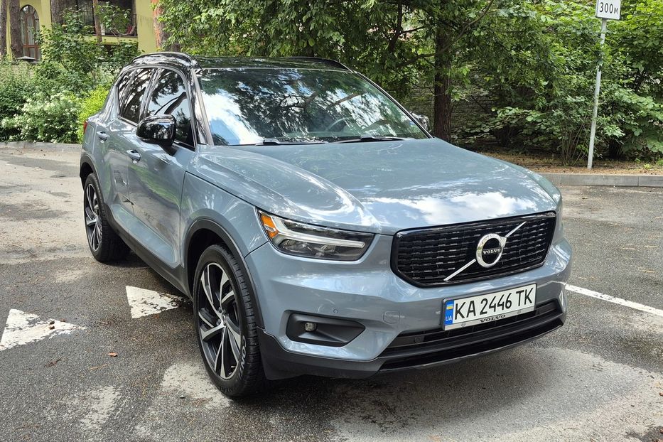 Продам Volvo XC60 XC40 T5 R-DESIGN 2020 года в Киеве