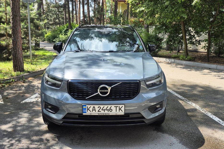 Продам Volvo XC60 XC40 T5 R-DESIGN 2020 года в Киеве