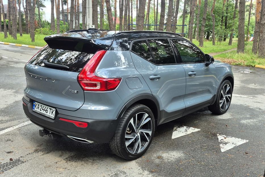 Продам Volvo XC60 XC40 T5 R-DESIGN 2020 года в Киеве