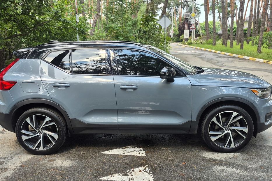 Продам Volvo XC60 XC40 T5 R-DESIGN 2020 года в Киеве