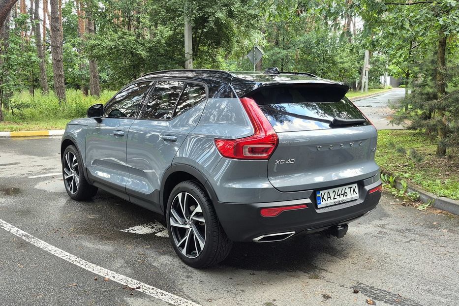 Продам Volvo XC60 XC40 T5 R-DESIGN 2020 года в Киеве