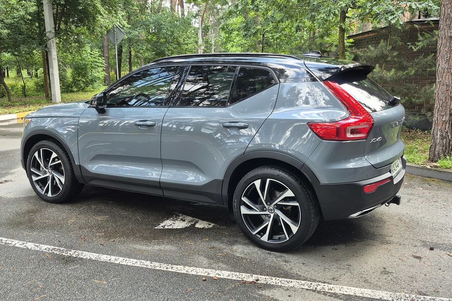 Продам Volvo XC60 XC40 T5 R-DESIGN 2020 года в Киеве