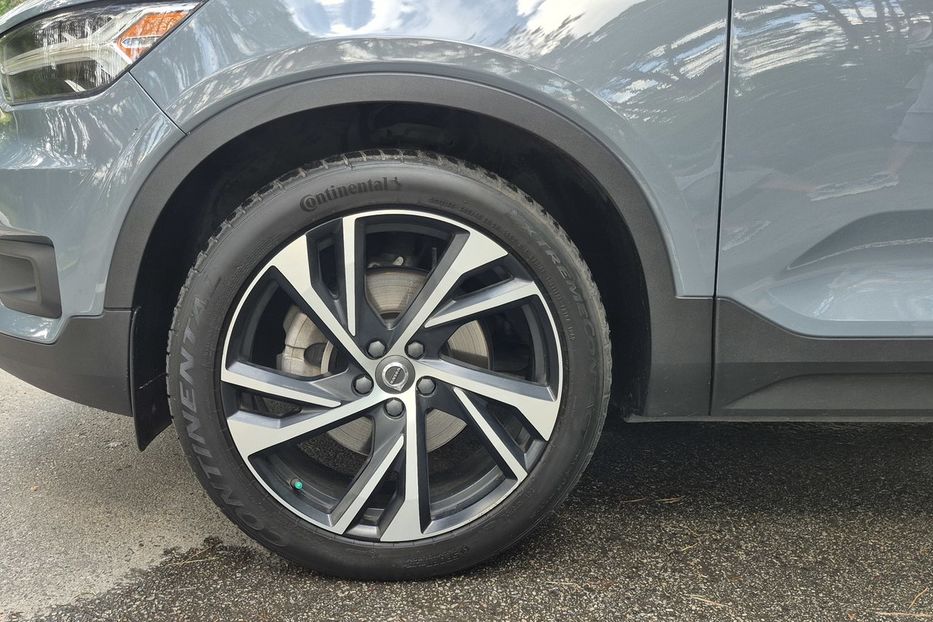Продам Volvo XC60 XC40 T5 R-DESIGN 2020 года в Киеве