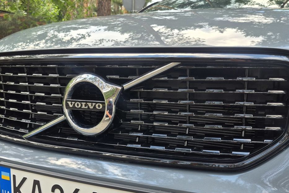 Продам Volvo XC60 XC40 T5 R-DESIGN 2020 года в Киеве