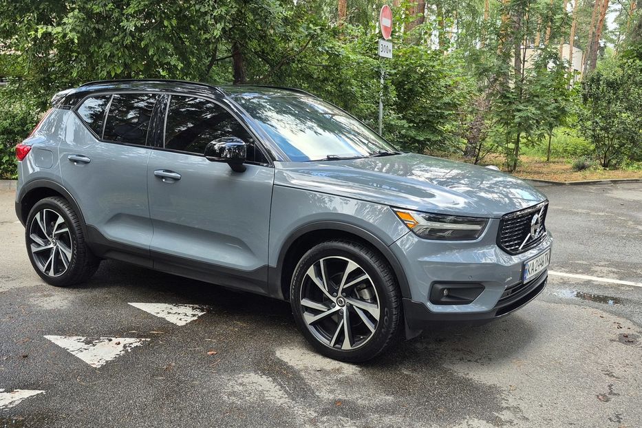 Продам Volvo XC60 XC40 T5 R-DESIGN 2020 года в Киеве