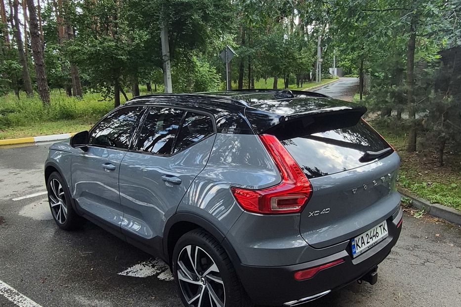 Продам Volvo XC60 XC40 T5 R-DESIGN 2020 года в Киеве
