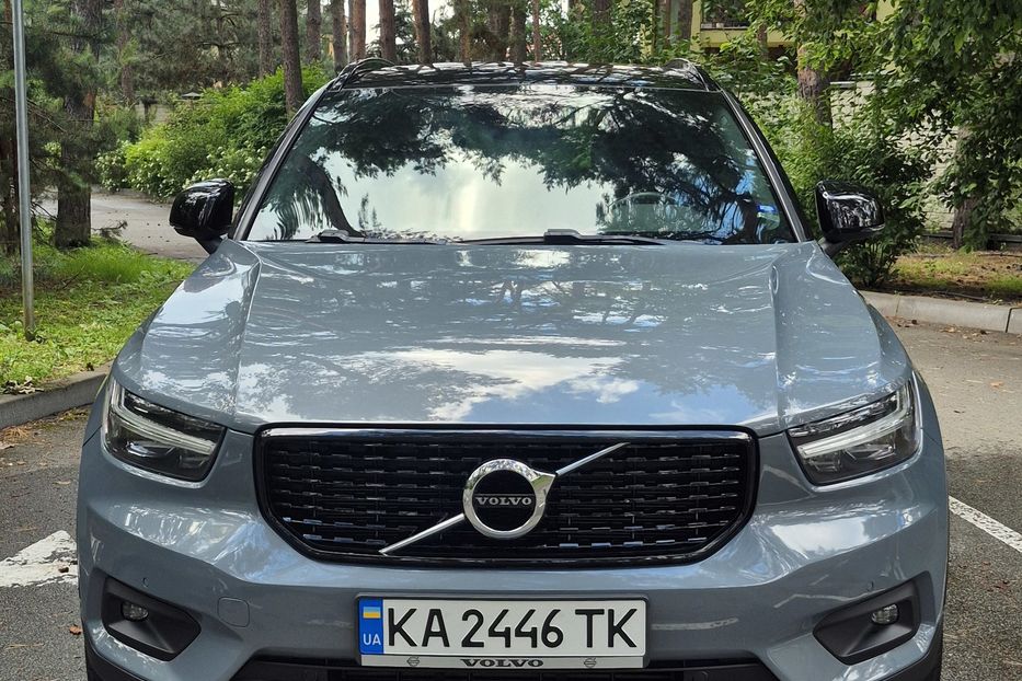 Продам Volvo XC60 XC40 T5 R-DESIGN 2020 года в Киеве
