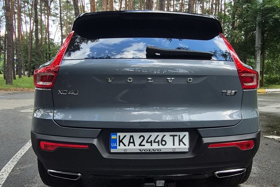 Продам Volvo XC60 XC40 T5 R-DESIGN 2020 года в Киеве
