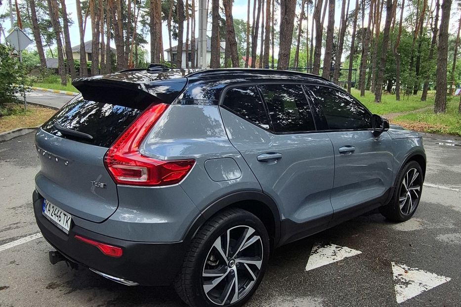 Продам Volvo XC60 XC40 T5 R-DESIGN 2020 года в Киеве