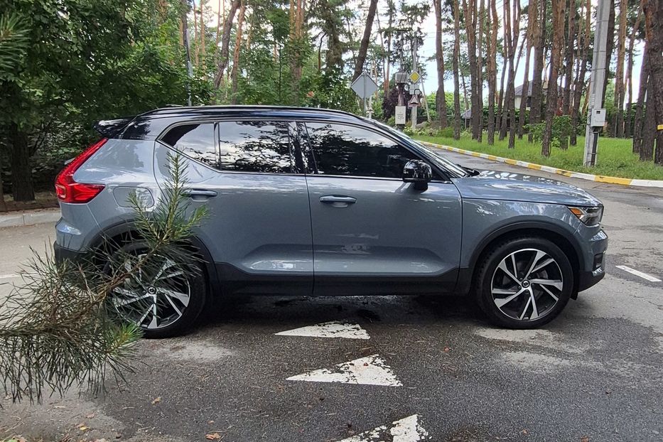 Продам Volvo XC60 XC40 T5 R-DESIGN 2020 года в Киеве