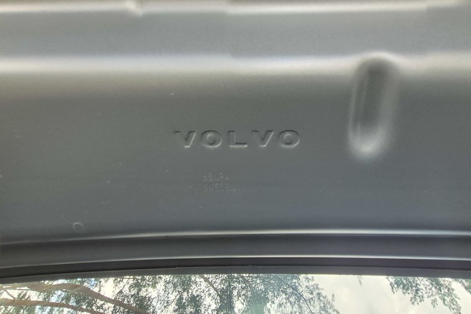 Продам Volvo XC60 XC40 T5 R-DESIGN 2020 года в Киеве