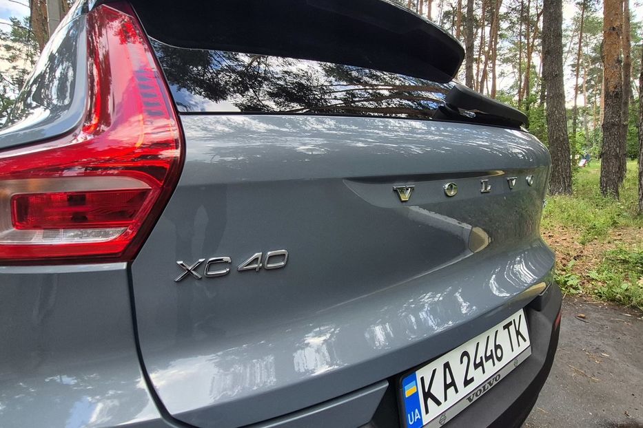 Продам Volvo XC60 XC40 T5 R-DESIGN 2020 года в Киеве