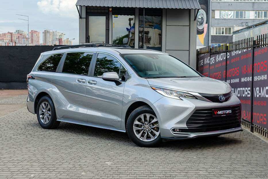 Продам Toyota Sienna HYBRID 2020 года в Киеве