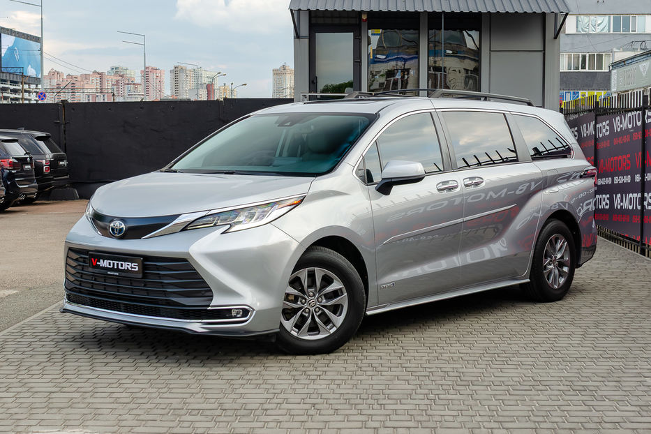 Продам Toyota Sienna HYBRID 2020 года в Киеве