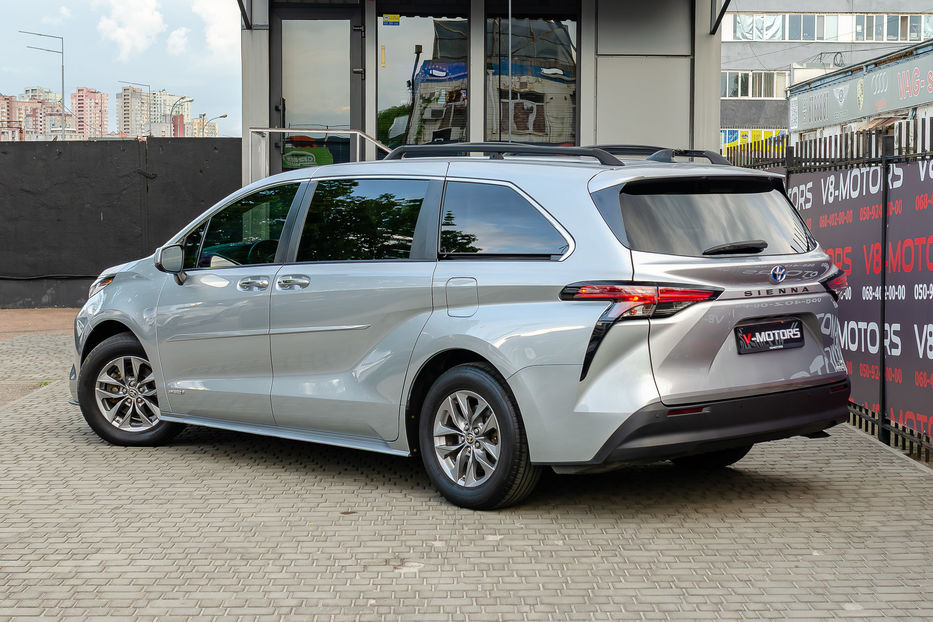 Продам Toyota Sienna HYBRID 2020 года в Киеве