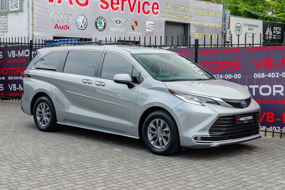 Продам Toyota Sienna HYBRID 2020 года в Киеве
