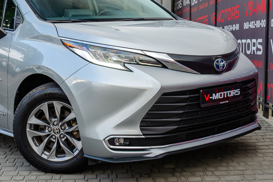 Продам Toyota Sienna HYBRID 2020 года в Киеве