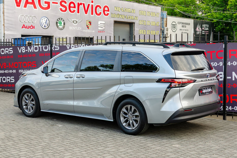 Продам Toyota Sienna HYBRID 2020 года в Киеве