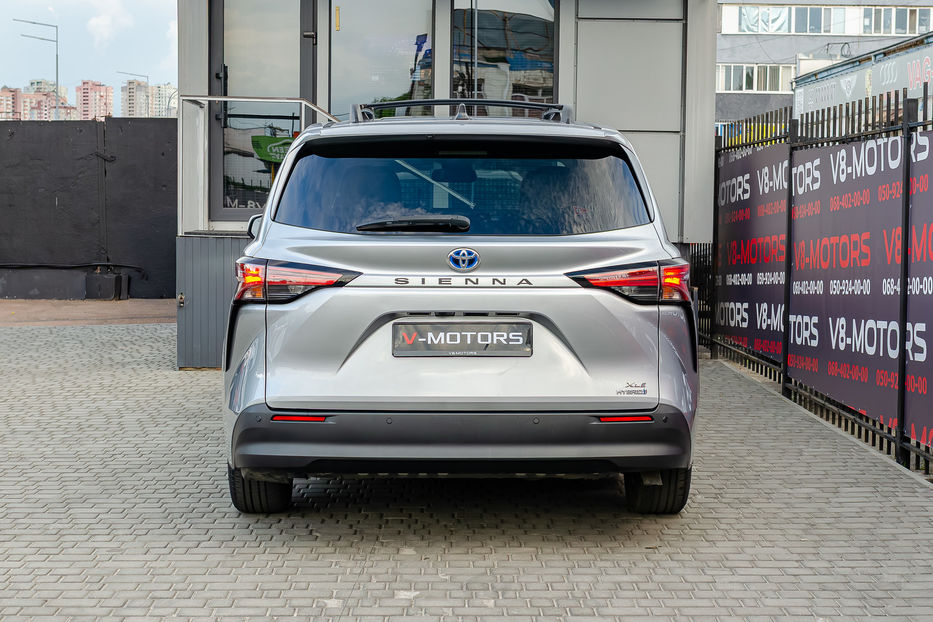 Продам Toyota Sienna HYBRID 2020 года в Киеве