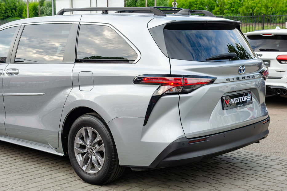 Продам Toyota Sienna HYBRID 2020 года в Киеве
