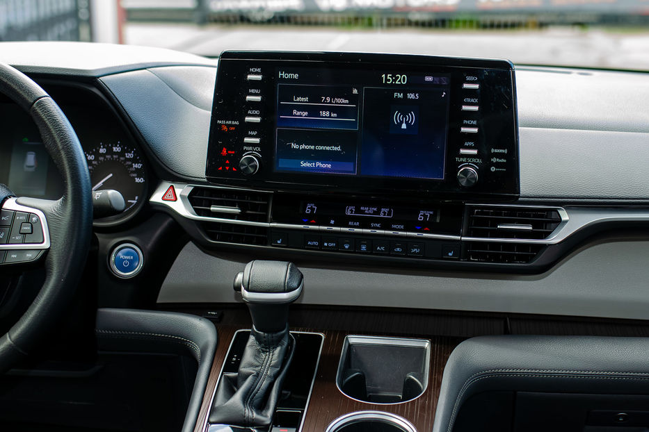 Продам Toyota Sienna HYBRID 2020 года в Киеве