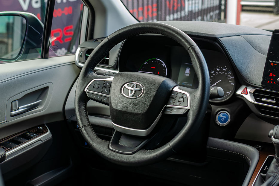 Продам Toyota Sienna HYBRID 2020 года в Киеве