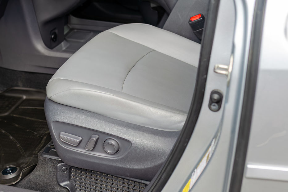 Продам Toyota Sienna HYBRID 2020 года в Киеве