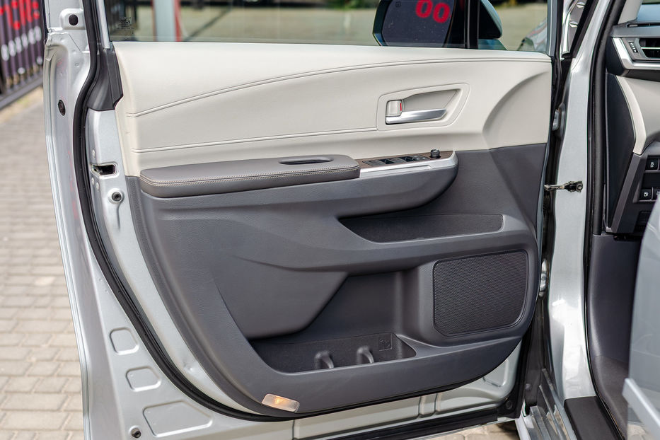 Продам Toyota Sienna HYBRID 2020 года в Киеве