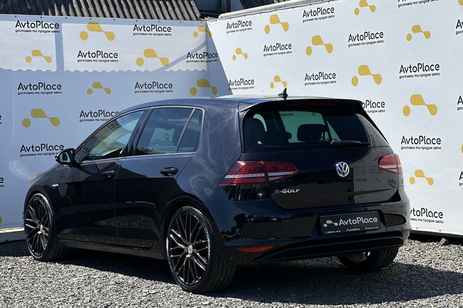Продам Volkswagen e-Golf 2016 года в Луцке