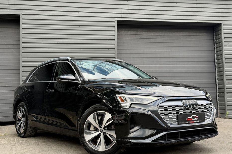 Продам Audi Q8 E-Tron Premium Plus 2023 года в Киеве