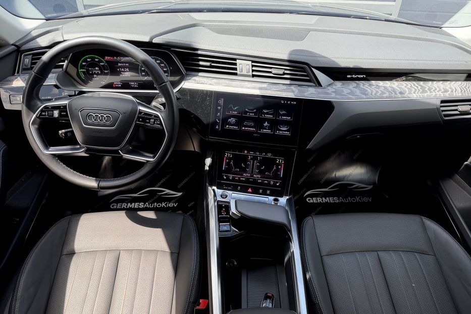 Продам Audi Q8 E-Tron Premium Plus 2023 года в Киеве