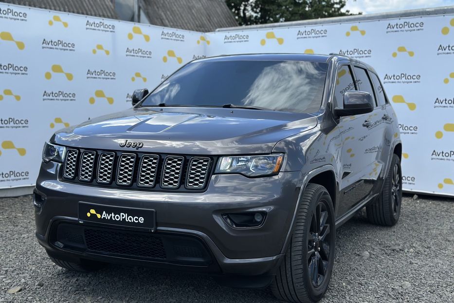 Продам Jeep Grand Cherokee 2018 года в Луцке