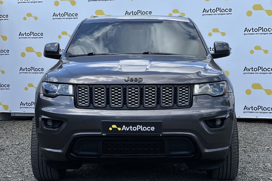 Продам Jeep Grand Cherokee 2018 года в Луцке