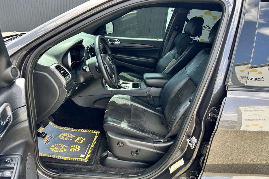 Продам Jeep Grand Cherokee 2018 года в Луцке