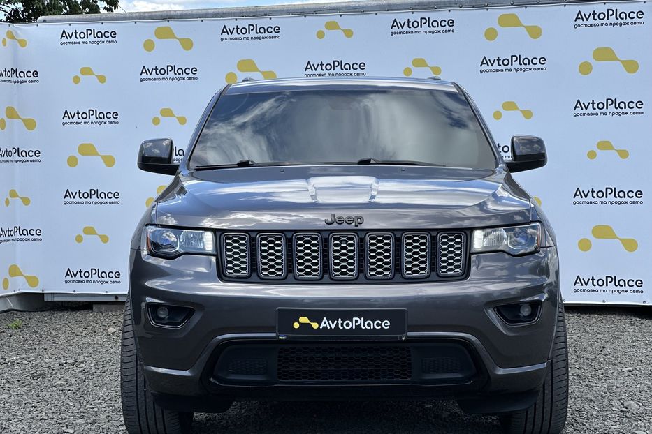 Продам Jeep Grand Cherokee 2018 года в Луцке