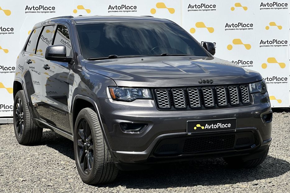 Продам Jeep Grand Cherokee 2018 года в Луцке