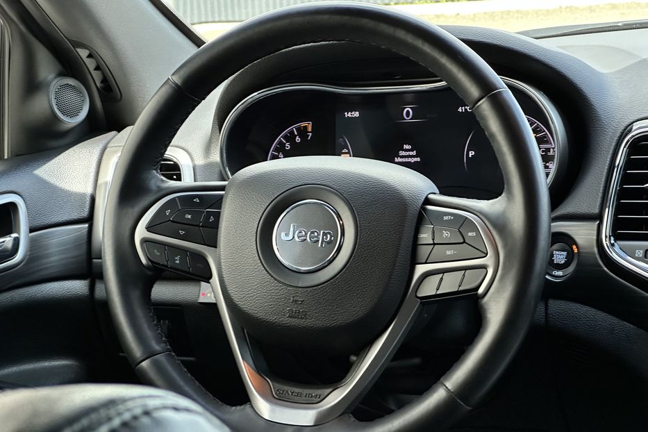 Продам Jeep Grand Cherokee 2018 года в Луцке