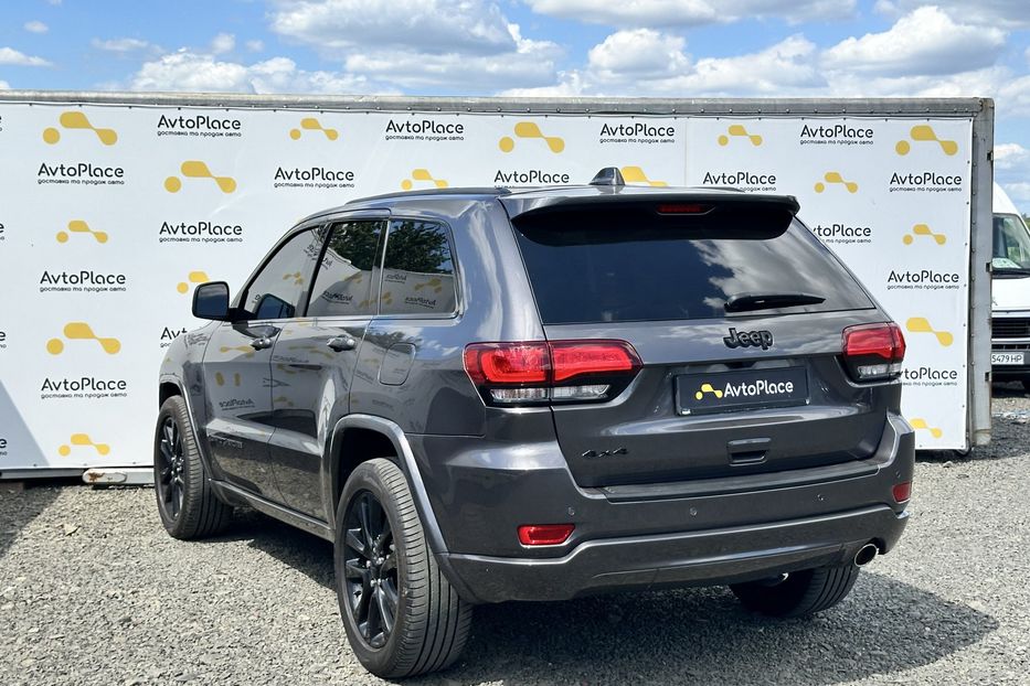 Продам Jeep Grand Cherokee 2018 года в Луцке