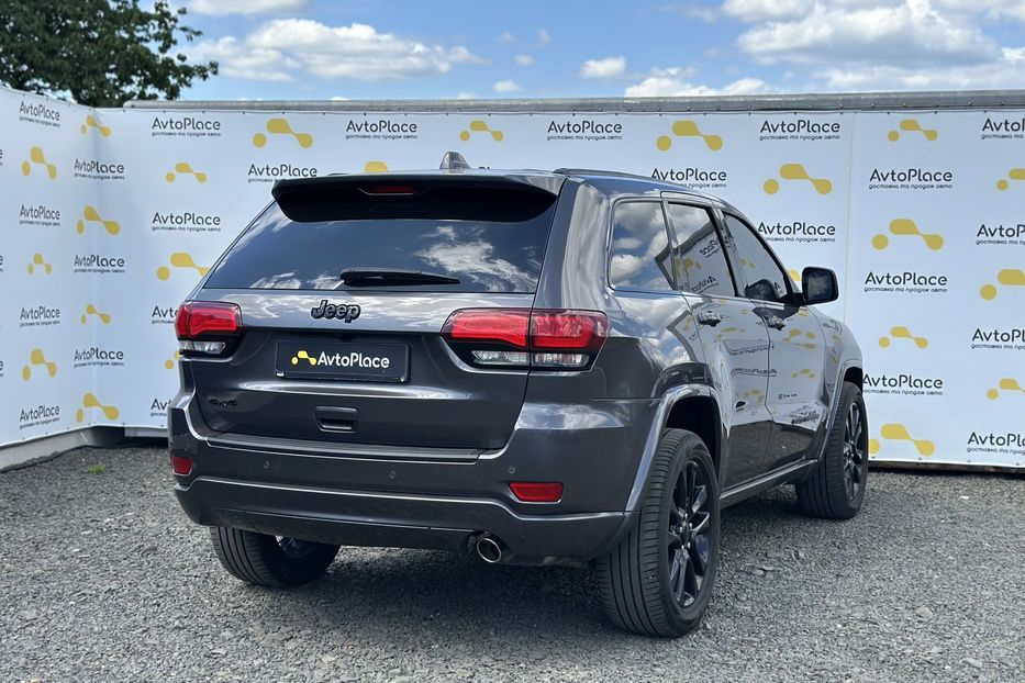 Продам Jeep Grand Cherokee 2018 года в Луцке