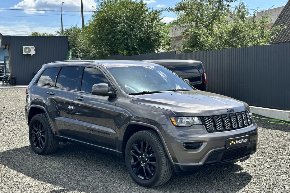 Продам Jeep Grand Cherokee 2018 года в Луцке
