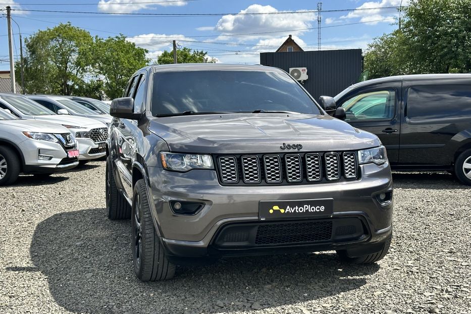 Продам Jeep Grand Cherokee 2018 года в Луцке