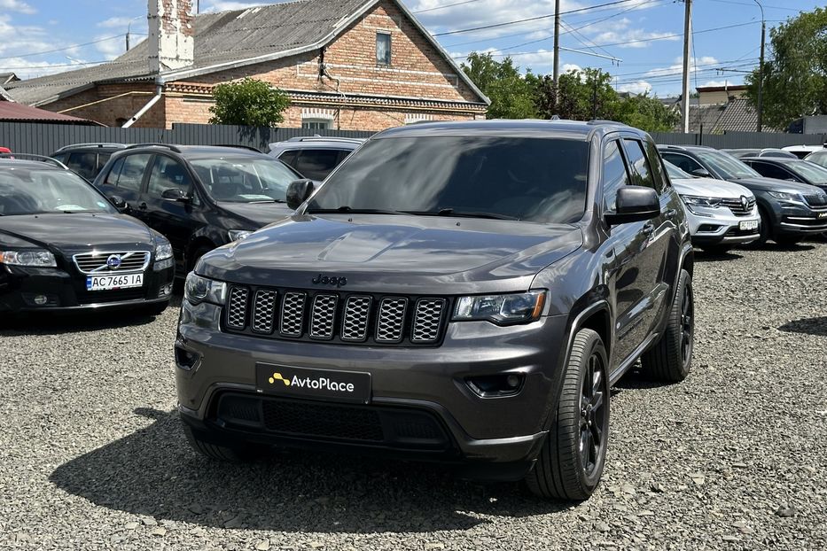 Продам Jeep Grand Cherokee 2018 года в Луцке